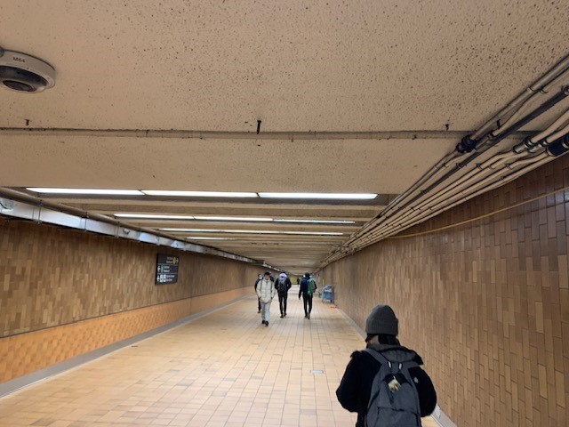 Image of Spadina Station pedestrian walkway ceiling before improvements