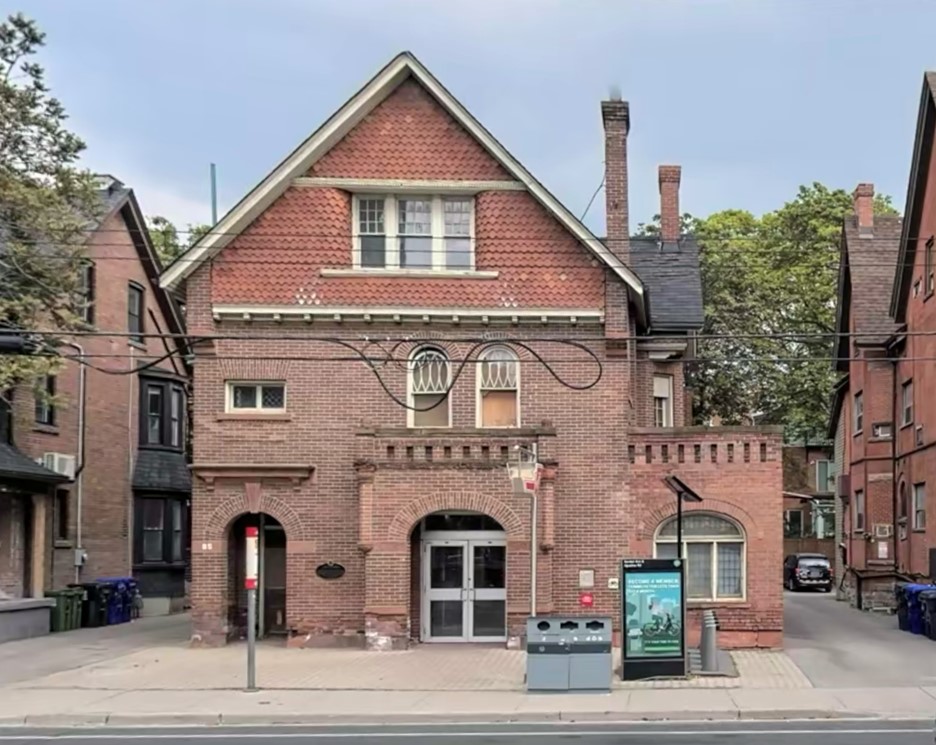 Current image of the front of 85 Spadina Road 