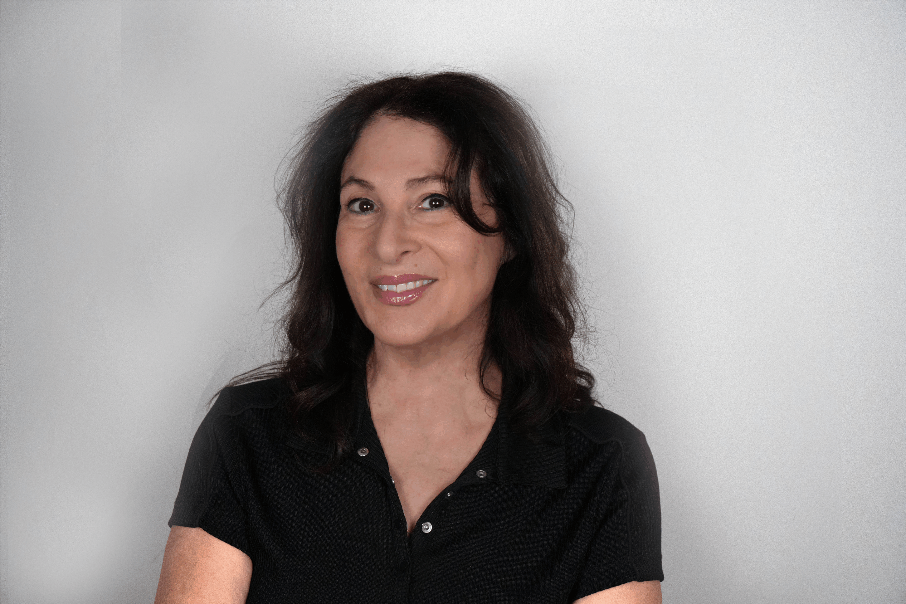 Portrait of artist Leala Hewak