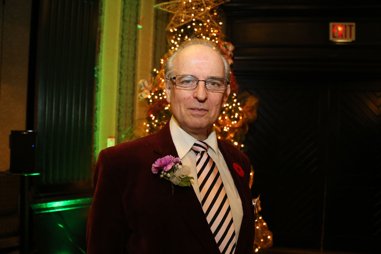 BRUCE BRYER, 33 years, 6 months Retired from Collectors Division