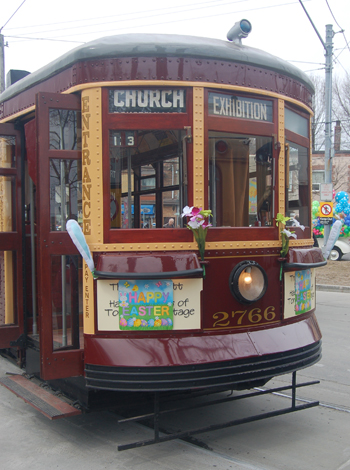 Peter Witt streetcar decorated for a parade.