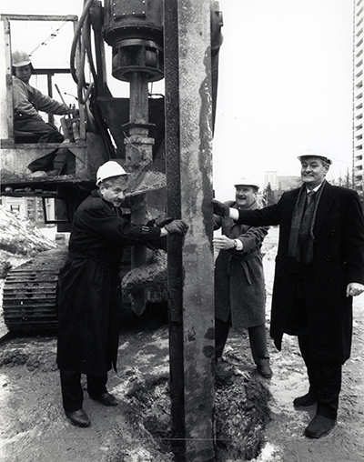 First soldier pile installed for Spadina LRT, January 24, 1993.